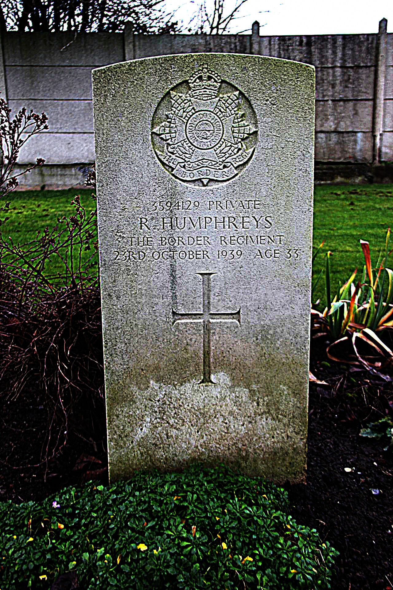 3594129 PRIVATE R. HUMPHREYS THE BORDER REGIMENT 23RD OCTOBER AGE 33